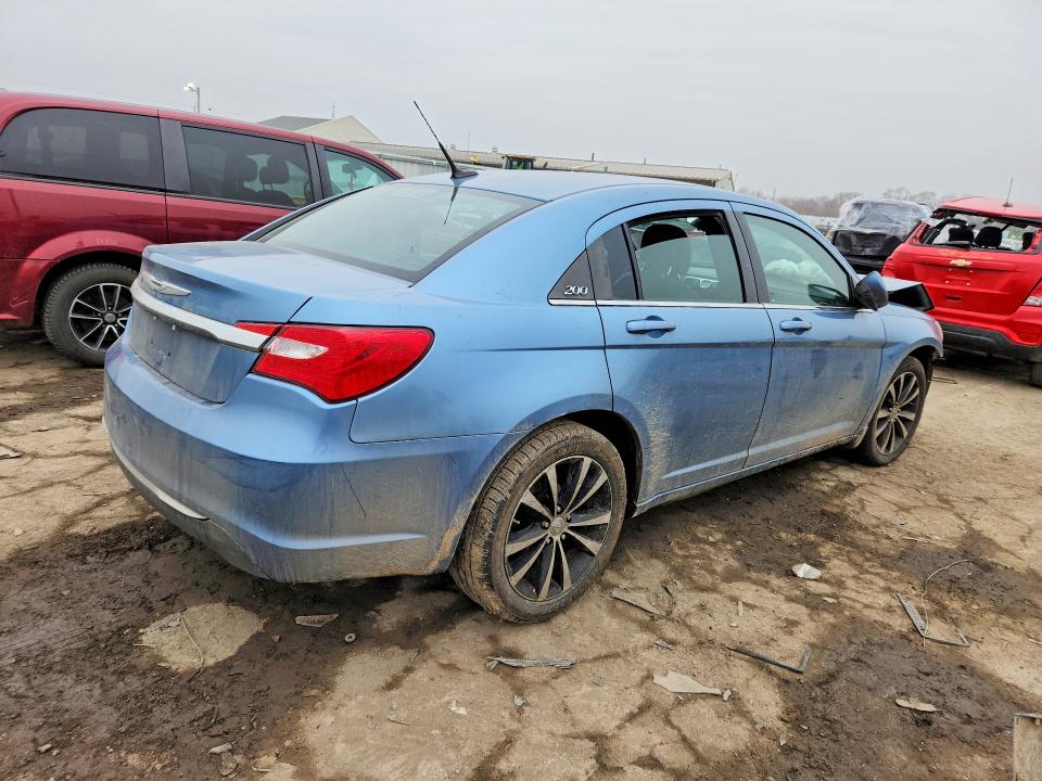 51065386 :رقم المزاد ، 1C3BC1FGXBN537933 vin ، 2011 Chrysler 200 مزاد بيع