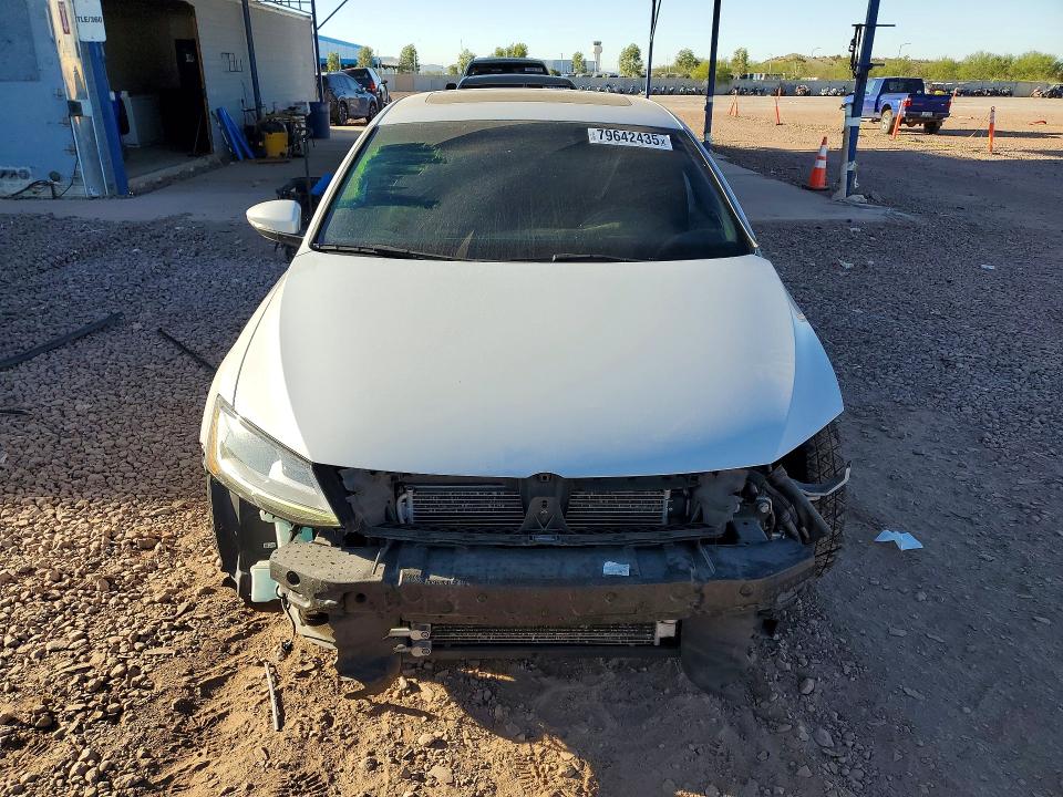 79642435 :رقم المزاد ، 3VW4T7AJ6HM216384 vin ، 2017 Volkswagen Jetta مزاد بيع