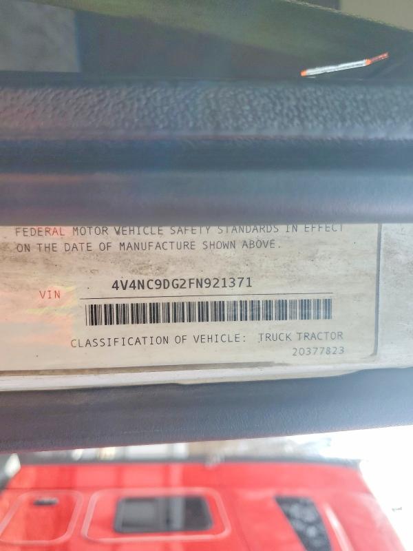 2015 Volvo Vn მანქანა იყიდება აუქციონზე, vin: 4V4NC9DG2FN921371, აუქციონის ნომერი: 46308516
