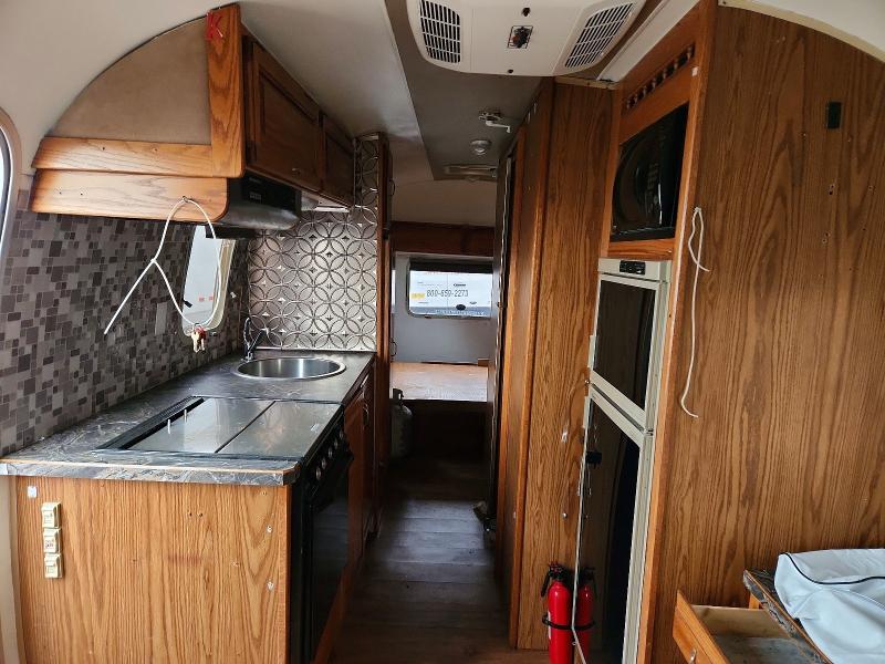 98429225 :رقم المزاد ، 1STGEAJ2XKJ506780 vin ، 1989 Airstream Excella مزاد بيع