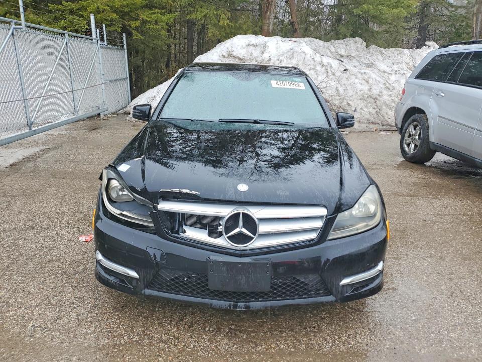 Продажа на аукционе авто 2012 Mercedes-benz C, vin: WDDGF8FB3CA735614, номер лота: 42070966