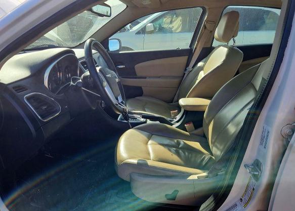 47237466 :رقم المزاد ، 1C3BC2FG2BN505791 vin ، 2011 Chrysler 200 مزاد بيع