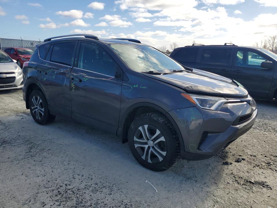 46493326 :رقم المزاد ، 2T3ZFREVXHW381040 vin ، 2017 Toyota Rav4 مزاد بيع