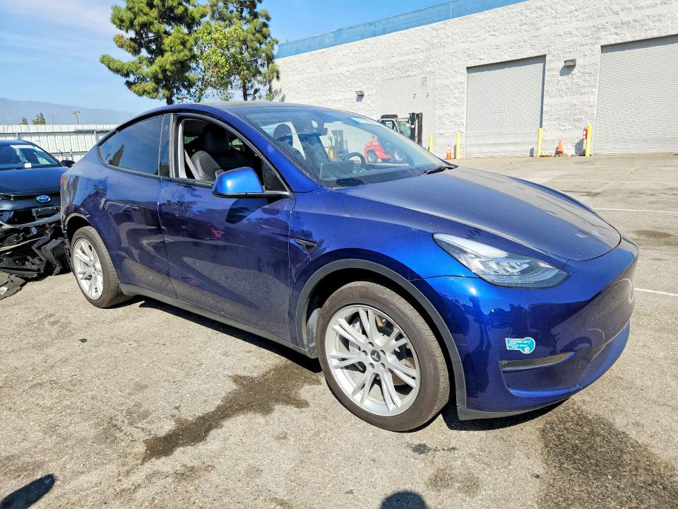 47119306 :رقم المزاد ، 7SAYGDEE8PA086566 vin ، 2023 Tesla Model Y مزاد بيع