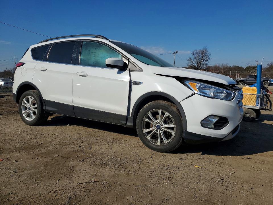 2018 Ford Escape მანქანა იყიდება აუქციონზე, vin: 1FMCU0GD5JUD19314, აუქციონის ნომერი: 46328486