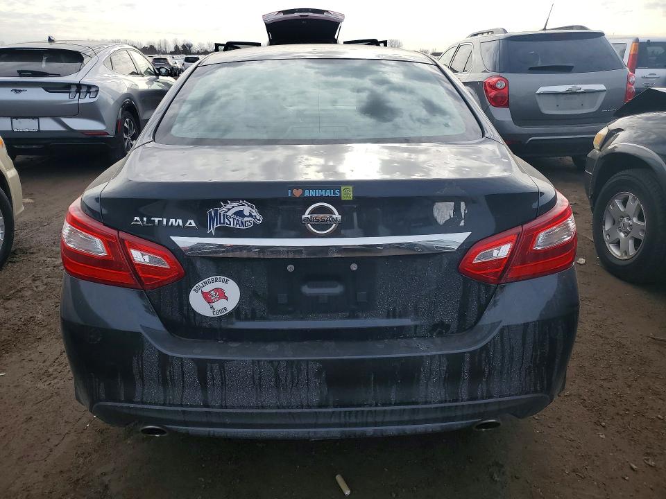 2017 Nissan Altima მანქანა იყიდება აუქციონზე, vin: 1N4AL3AP7HN329386, აუქციონის ნომერი: 47203066