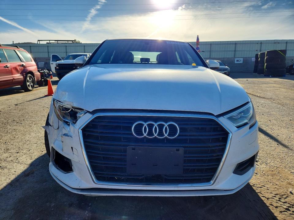 47045006 :رقم المزاد ، WAUAUGFF3H1035003 vin ، 2017 Audi A3 مزاد بيع