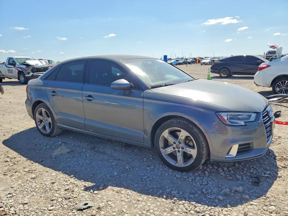 Продаж на аукціоні авто 2017 Audi A3, vin: WAUAUGFF7H1037689, номер лоту: 46244856