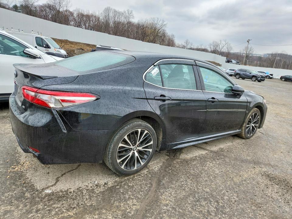 Продаж на аукціоні авто 2018 Toyota Camry, vin: 4T1B11HK3JU536609, номер лоту: 46875486