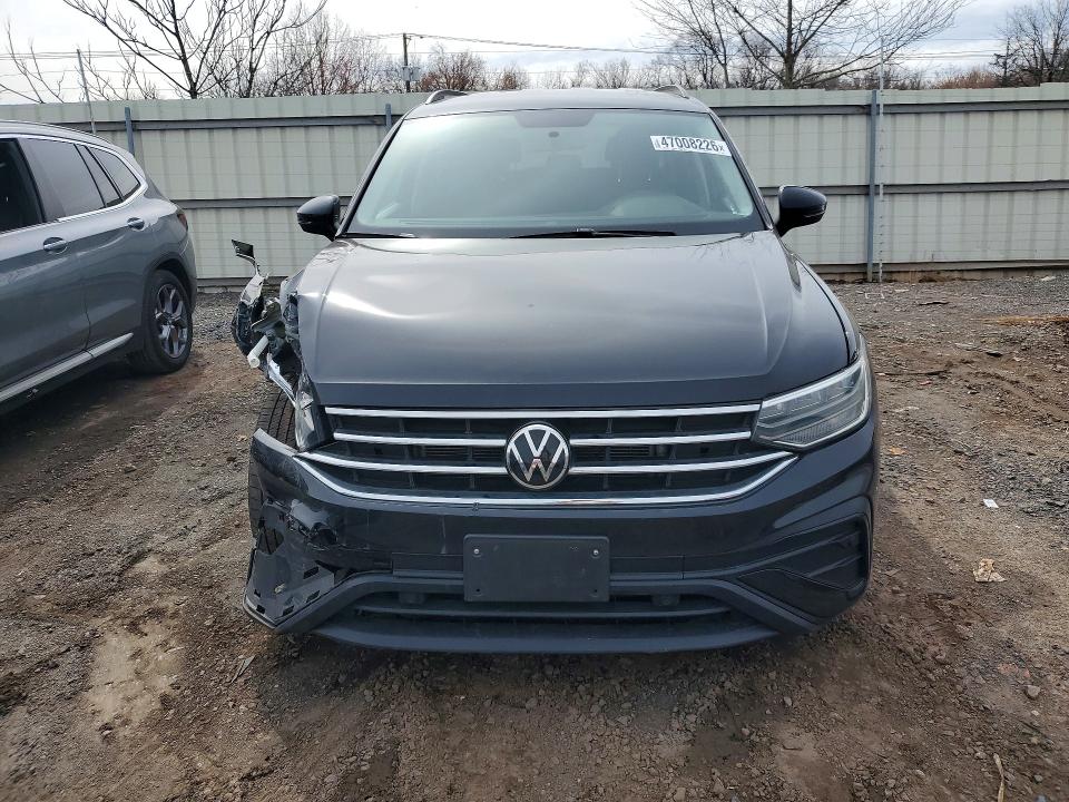 2022 Volkswagen Tiguan მანქანა იყიდება აუქციონზე, vin: 3VV0B7AX9NM166229, აუქციონის ნომერი: 47008226