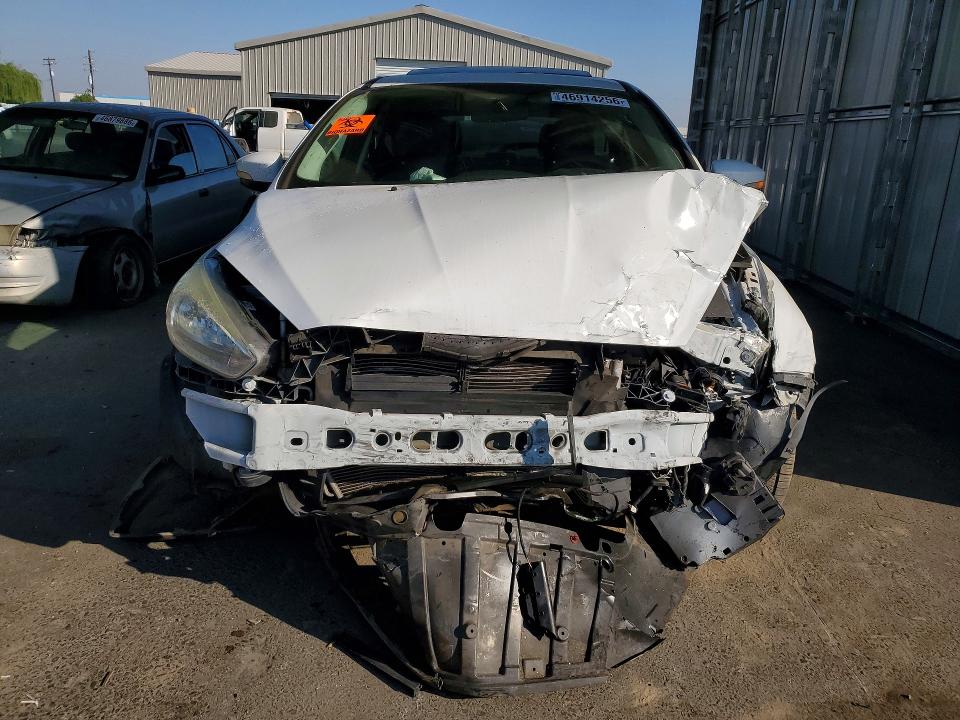 2015 Ford Focus მანქანა იყიდება აუქციონზე, vin: 1FADP3K2XFL242708, აუქციონის ნომერი: 46914256