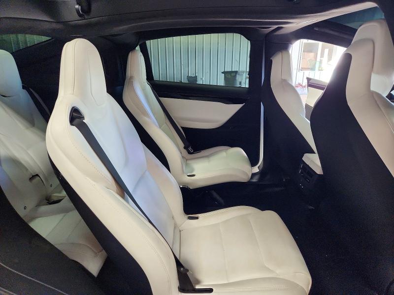 Продаж на аукціоні авто 2018 Tesla Model X, vin: 5YJXCBE27JF101373, номер лоту: 79399875