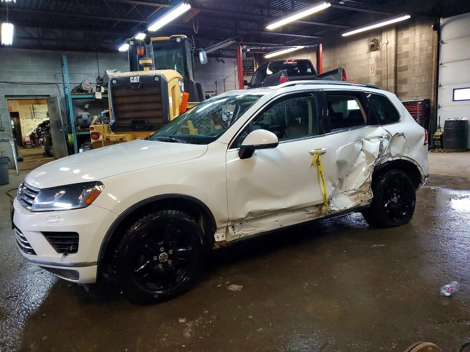 Aukcja sprzedaży 2015 Volkswagen Touareg, vin: WVGEF9BP3FD006102, numer aukcji: 74869935
