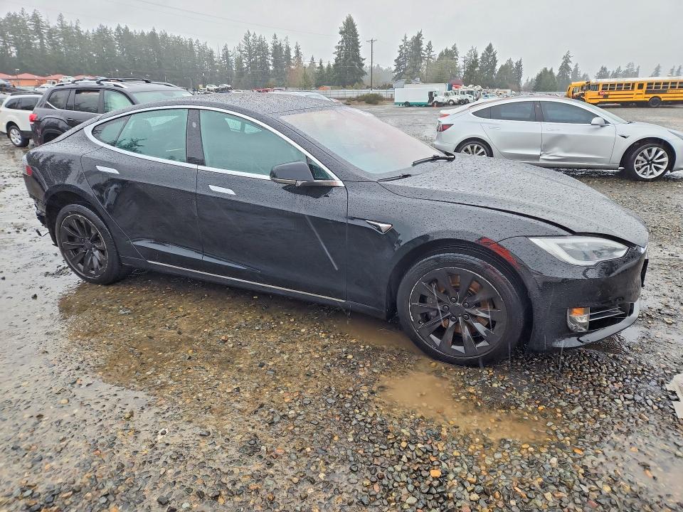Продажа на аукционе авто 2018 Tesla Model S, vin: 5YJSA1E23JF245822, номер лота: 79470275