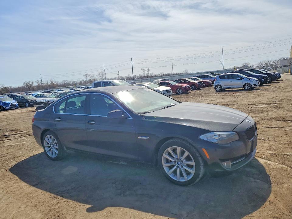 46964236 :رقم المزاد ، WBAXH5C51DD107713 vin ، 2013 Bmw 528 مزاد بيع
