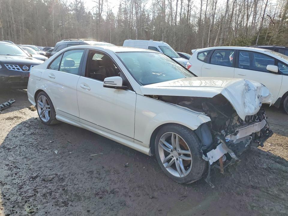 Продажа на аукционе авто 2012 Mercedes-benz C, vin: WDDGF8FB0CF916799, номер лота: 41959336