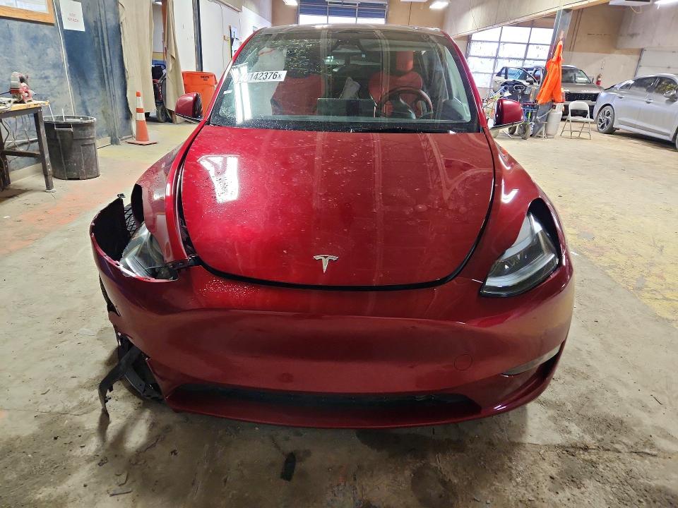 46142376 :رقم المزاد ، 7SAYGAEE3SF306075 vin ، 2025 Tesla Model Y مزاد بيع