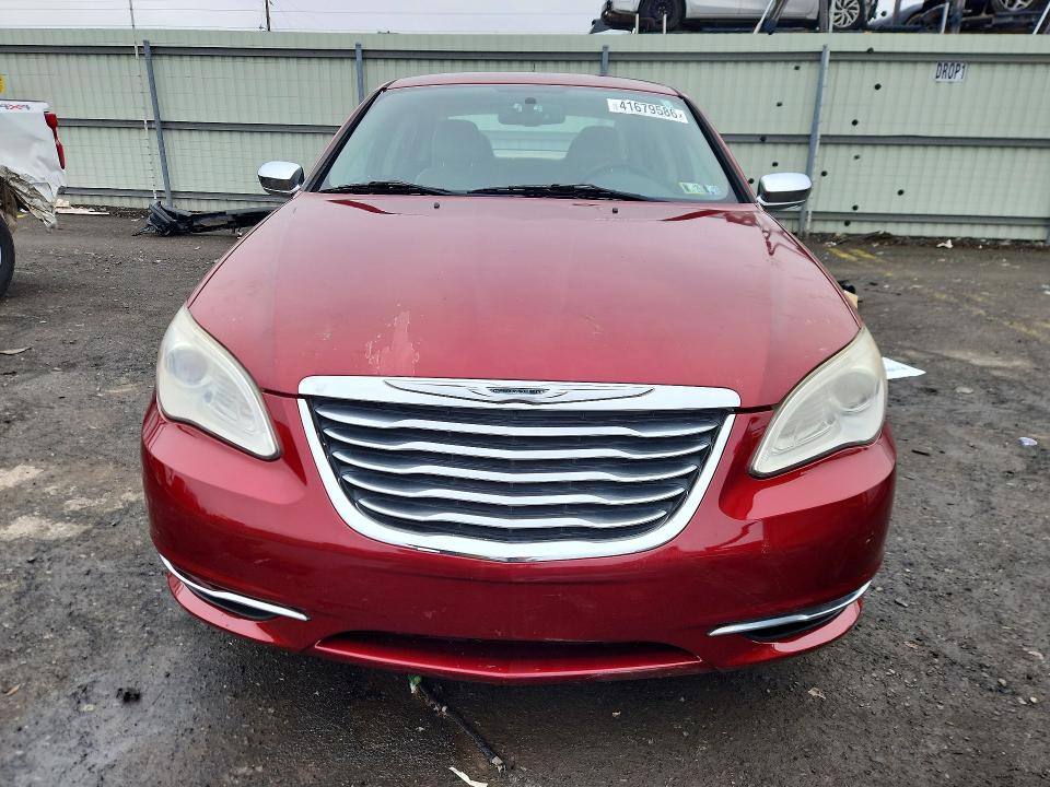 2011 Chrysler 200 მანქანა იყიდება აუქციონზე, vin: 1C3BC2FG4BN526898, აუქციონის ნომერი: 41679586