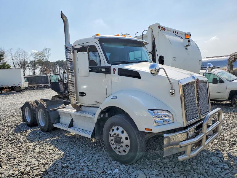 Продажа на аукционе авто 2017 Kw T-880, vin: 1XKZDP9X8HJ168600, номер лота: 45918576