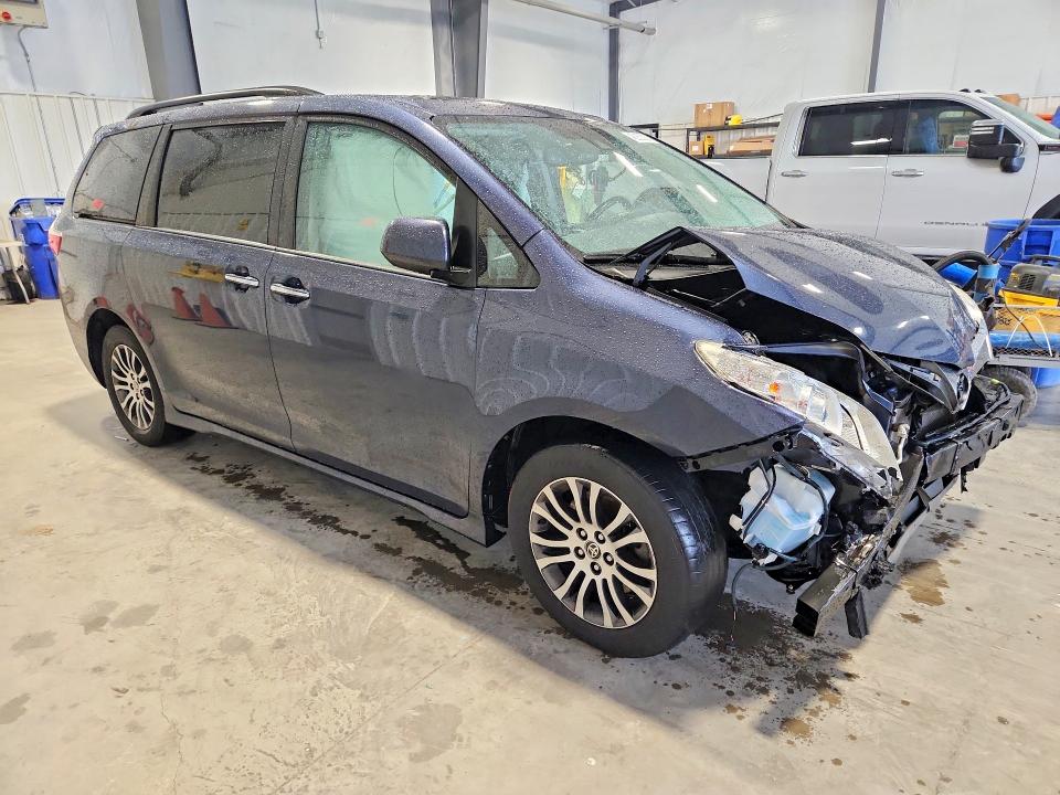 Продажа на аукционе авто 2020 Toyota Sienna, vin: 5TDYZ3DCXLS082173, номер лота: 45933326