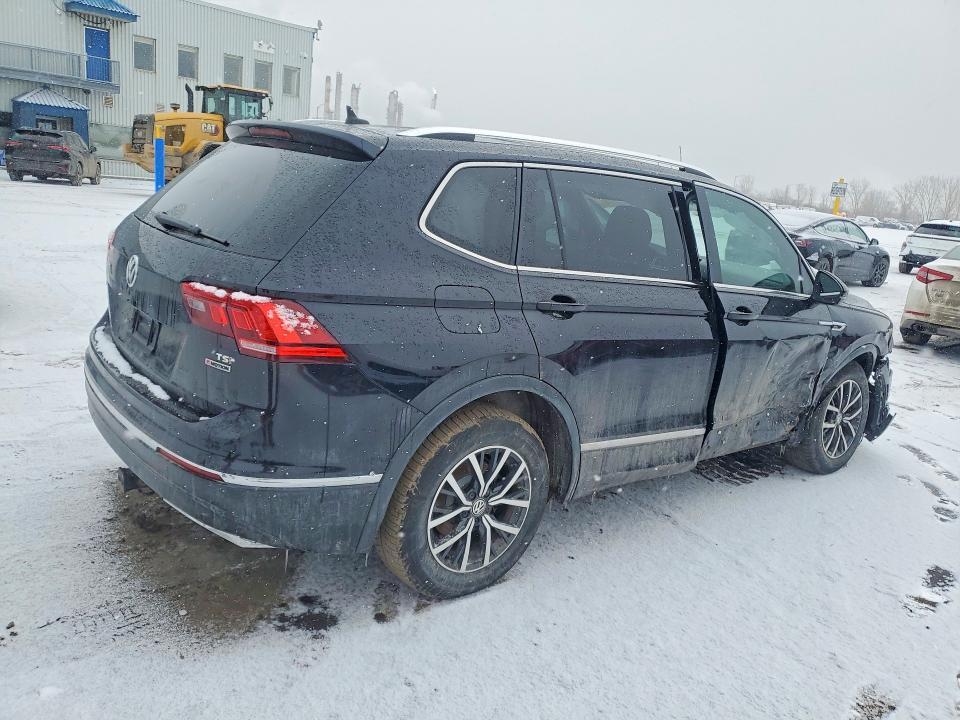 46138996 :رقم المزاد ، 3VV4B7AXXJM176330 vin ، 2018 Volkswagen Tiguan مزاد بيع