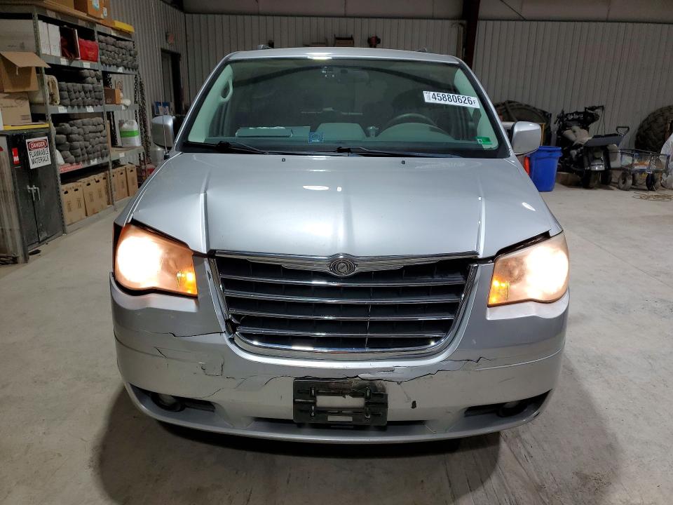 Продажа на аукционе авто 2010 Chrysler Town & Country, vin: 2A4RR5D1XAR492549, номер лота: 45880626