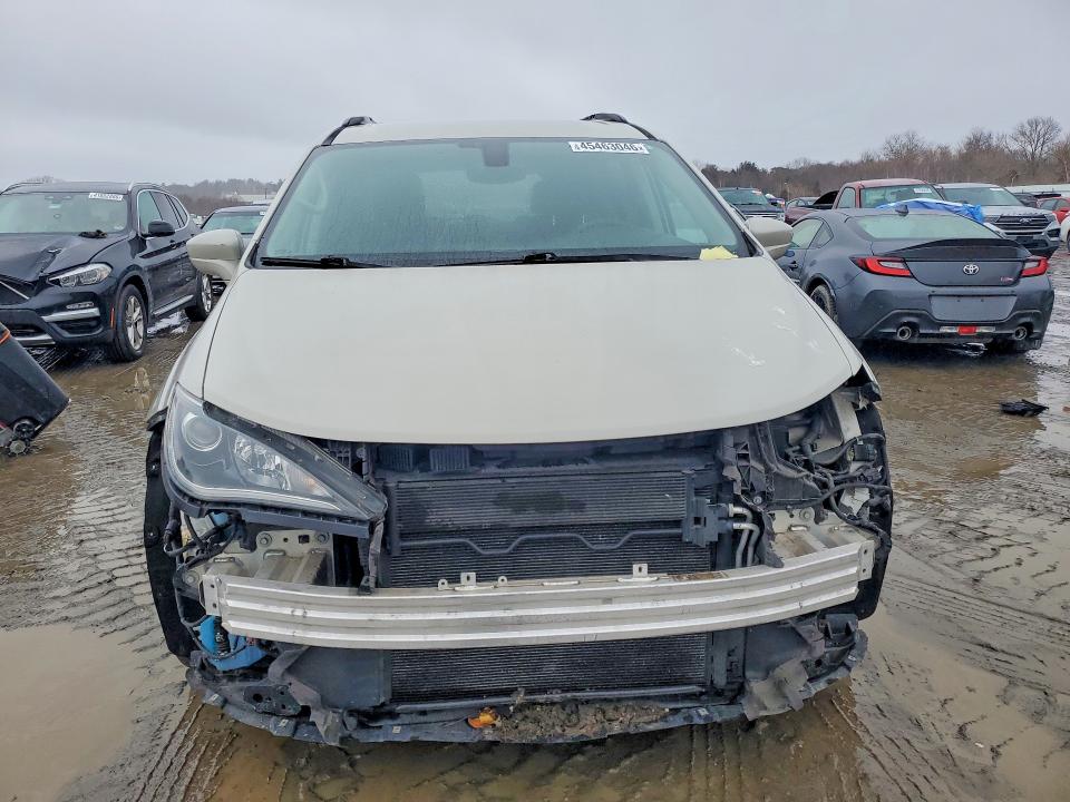 45463046 :رقم المزاد ، 2C4RC1BG4HR670635 vin ، 2017 Chrysler Pacifica مزاد بيع