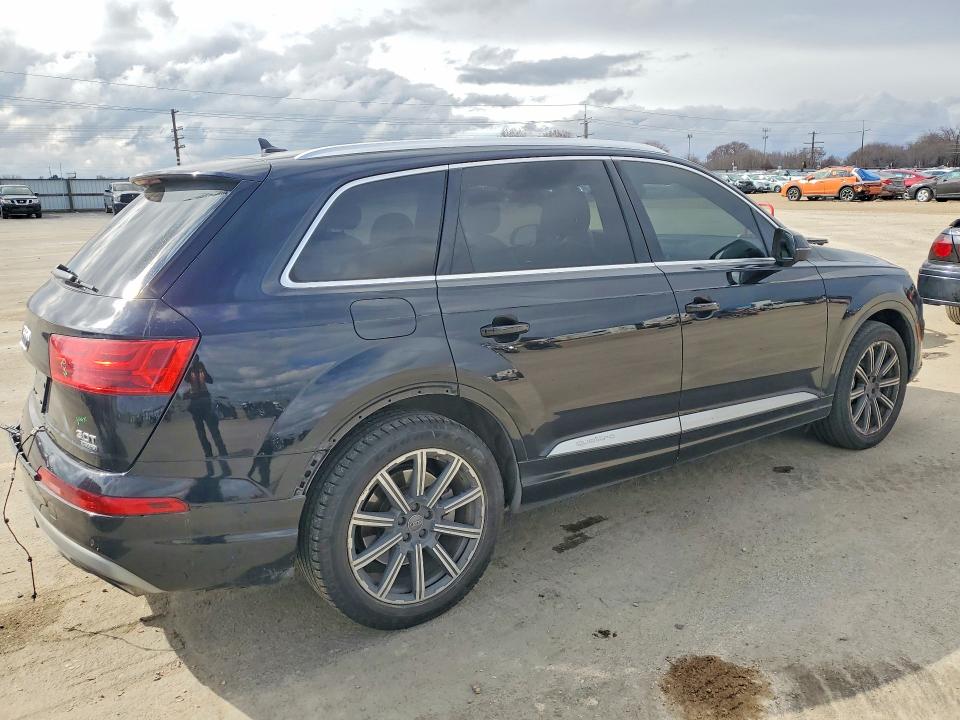 Продаж на аукціоні авто 2017 Audi Q7, vin: WA1LAAF79HD015471, номер лоту: 79435895