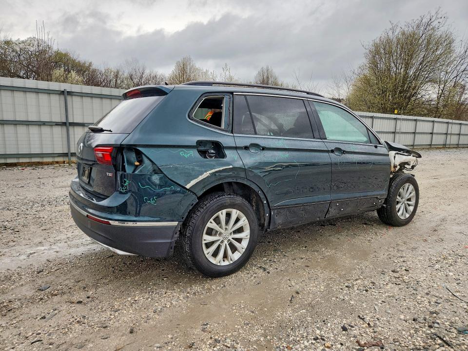 Продаж на аукціоні авто 2018 Volkswagen Tiguan, vin: 3VV3B7AX1JM007938, номер лоту: 79974265
