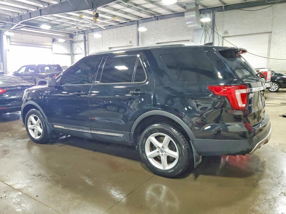 41795736 :رقم المزاد ، 1FM5K8DH9HGD81781 vin ، 2017 Ford Explorer مزاد بيع