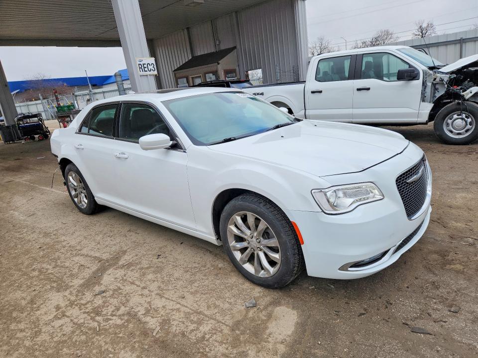 2016 Chrysler 300 მანქანა იყიდება აუქციონზე, vin: 2C3CCARG3GH182524, აუქციონის ნომერი: 45445026