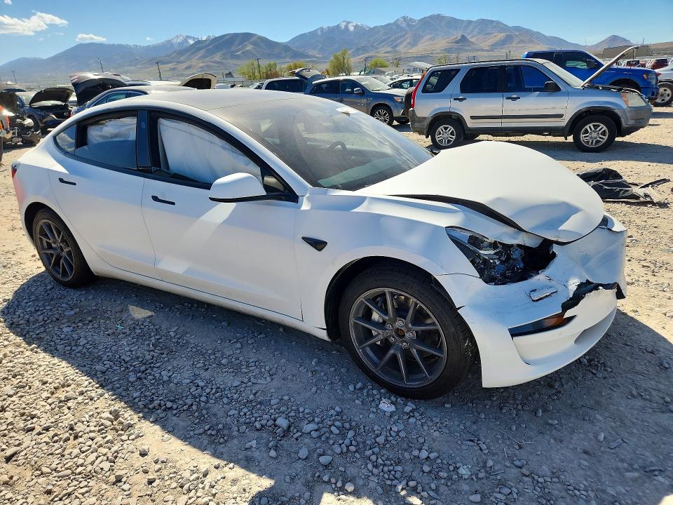 2022 Tesla Model 3 მანქანა იყიდება აუქციონზე, vin: 5YJ3E1EB8NF233499, აუქციონის ნომერი: 47181296