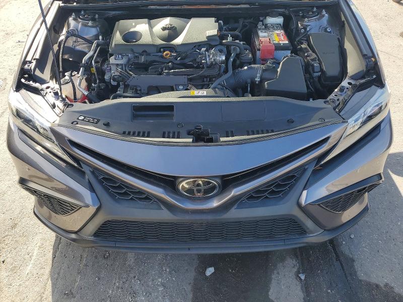47260416 :رقم المزاد ، 4T1G11AK9NU646893 vin ، 2022 Toyota Camry مزاد بيع