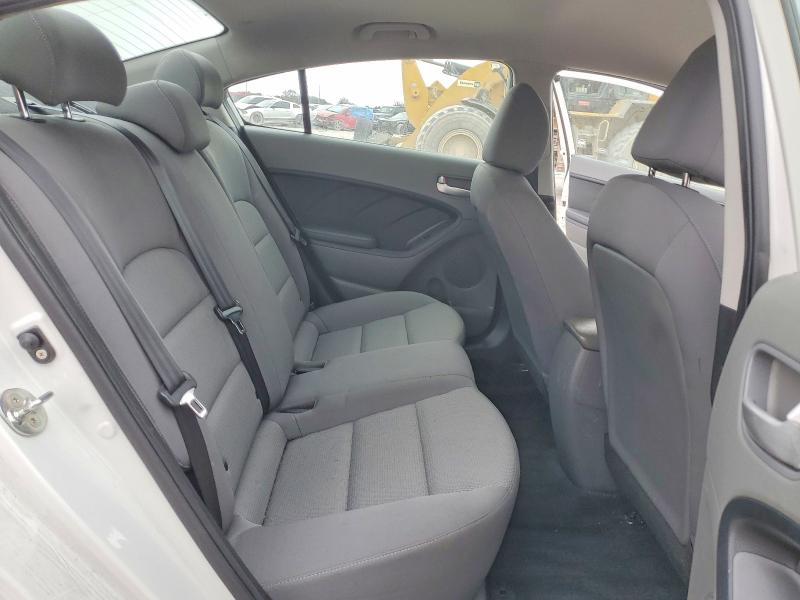 45676846 :رقم المزاد ، 3KPFK4A71JE202412 vin ، 2018 Kia Forte مزاد بيع