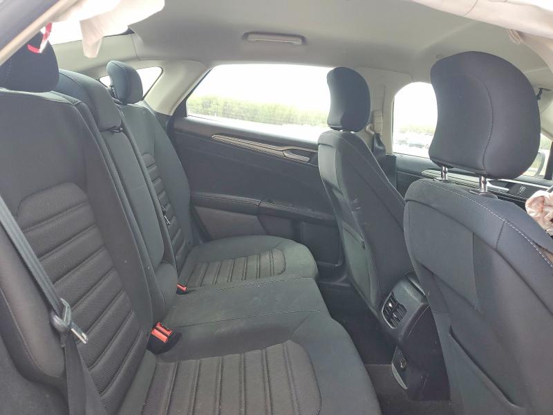 47927936 :رقم المزاد ، 3FA6P0LU4KR195873 vin ، 2019 Ford Fusion مزاد بيع