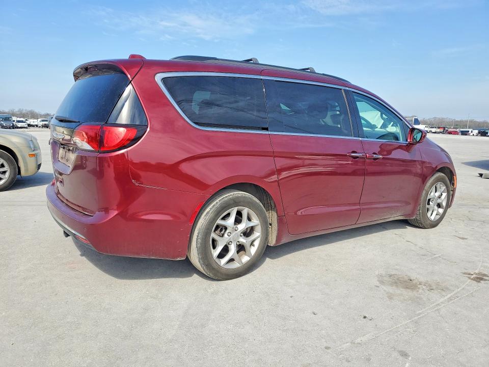 46889146 :رقم المزاد ، 2C4RC1FG3JR352814 vin ، 2018 Chrysler Pacifica مزاد بيع