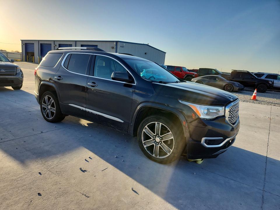 45810116 :رقم المزاد ، 1GKKNPLS9HZ289360 vin ، 2017 Gmc Acadia مزاد بيع