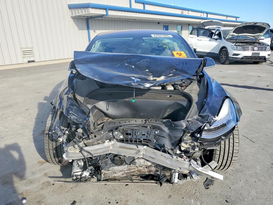 47627886 :رقم المزاد ، 5YJ3E1EB6JF178643 vin ، 2018 Tesla Model 3 مزاد بيع
