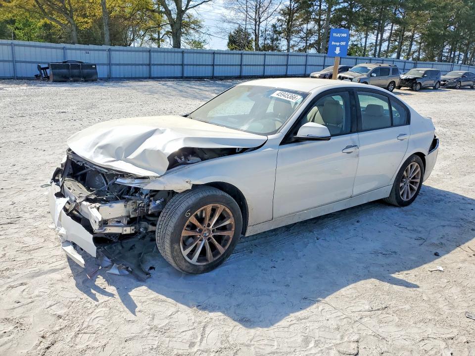 45945366 :رقم المزاد ، WBA8E1G56JNU93423 vin ، 2018 Bmw 320 مزاد بيع
