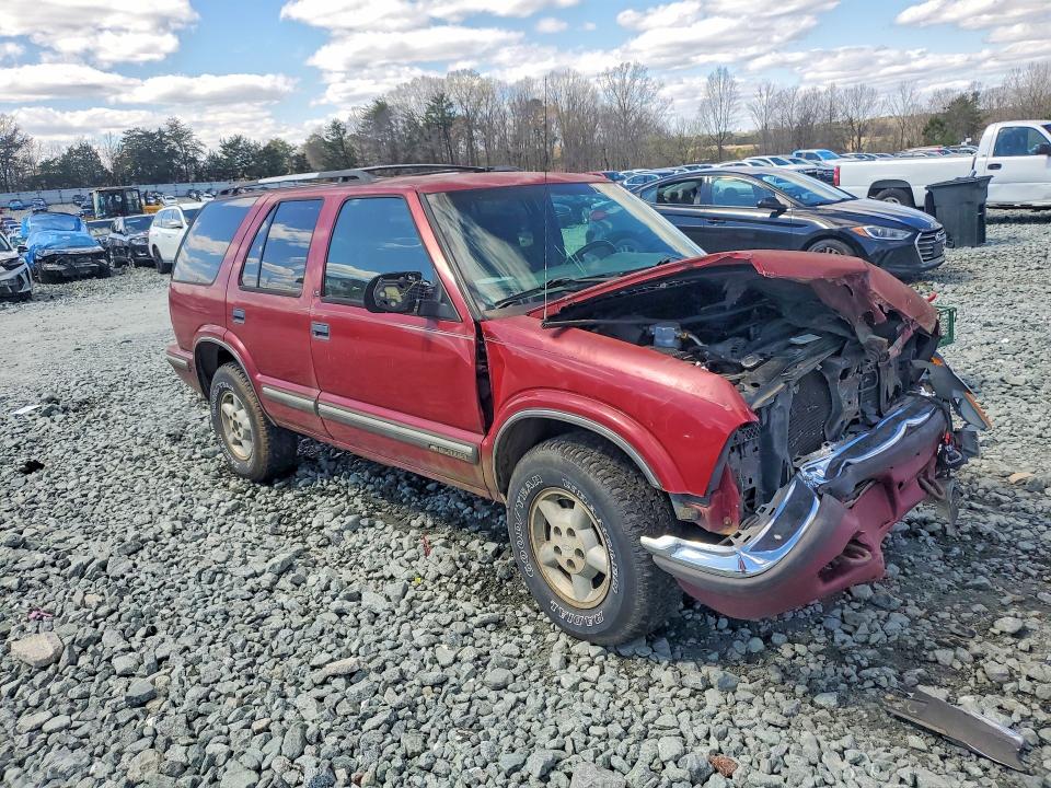 46471576 :رقم المزاد ، 1GNDT13W2XK219787 vin ، 1999 Chev Blazer 4d مزاد بيع