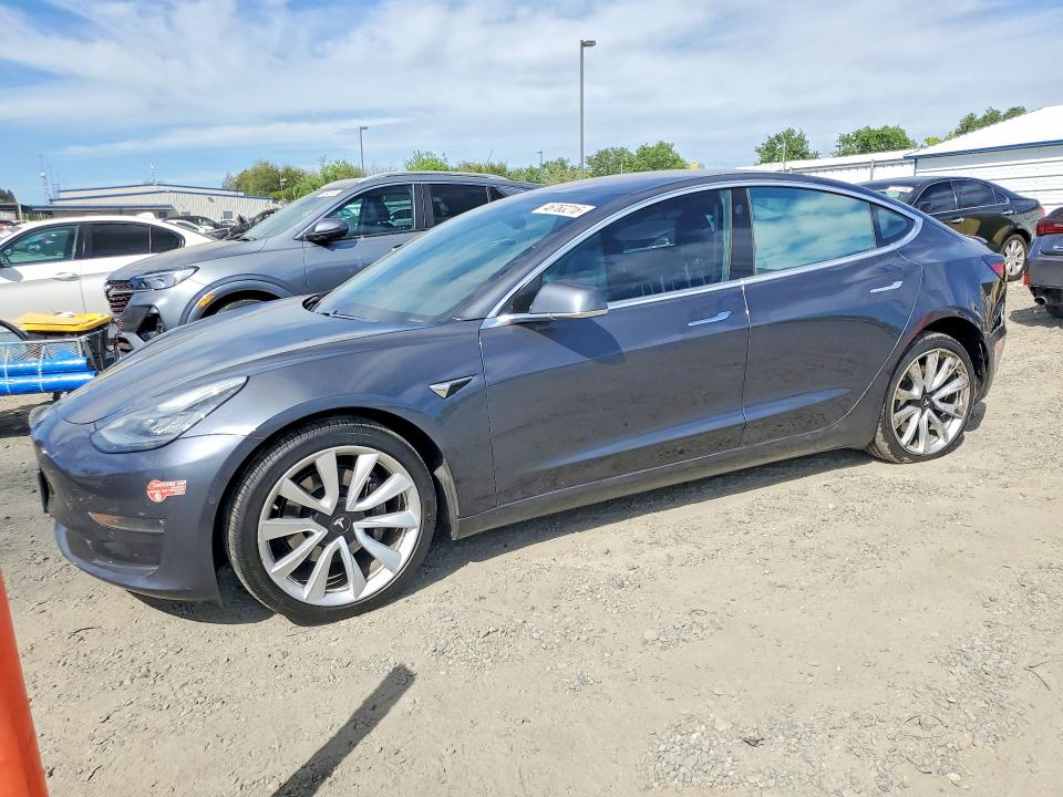 Продажа на аукционе авто 2018 Tesla Model 3, vin: 5YJ3E1EA3JF051064, номер лота: 46763216