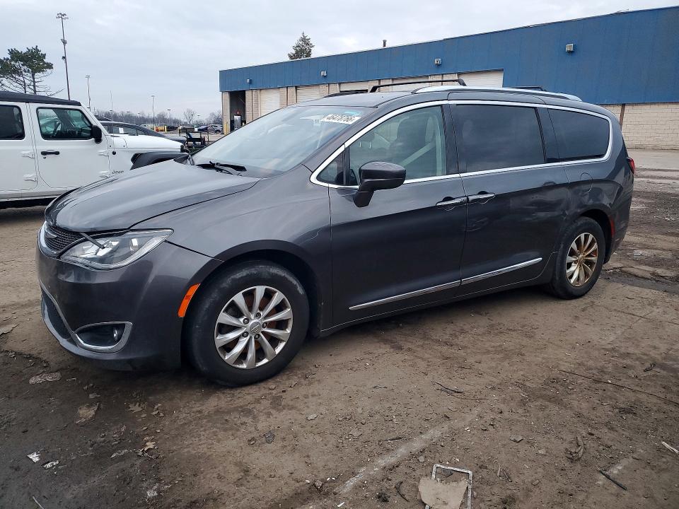 46478766 :رقم المزاد ، 2C4RC1EG7JR289542 vin ، 2018 Chrysler Pacifica مزاد بيع