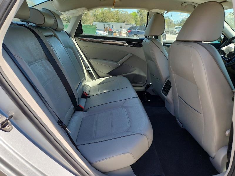 41945706 :رقم المزاد ، 1VWBA7A3XJC008045 vin ، 2018 Volkswagen Passat مزاد بيع