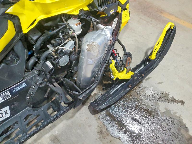 45737476 :رقم المزاد ، 2BPSDXNEXNV000005 vin ، 2022 Ski- Doo Renegade X مزاد بيع