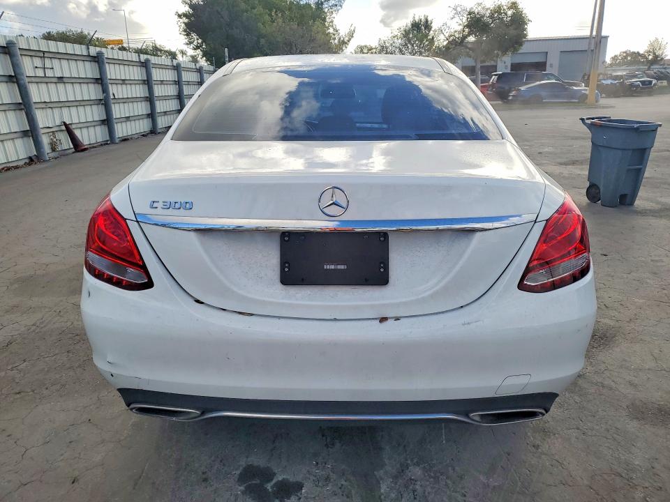 42037056 :رقم المزاد ، 55SWF4JB9GU121569 vin ، 2016 Mercedes-benz C مزاد بيع