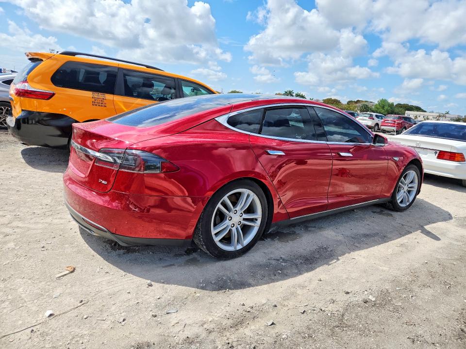 2013 Tesla Model S მანქანა იყიდება აუქციონზე, vin: 5YJSA1CP9DFP11417, აუქციონის ნომერი: 47724346