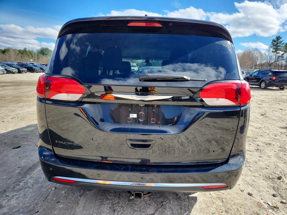 46114536 :رقم المزاد ، 2C4RC1BG4HR552455 vin ، 2017 Chrysler Pacifica مزاد بيع