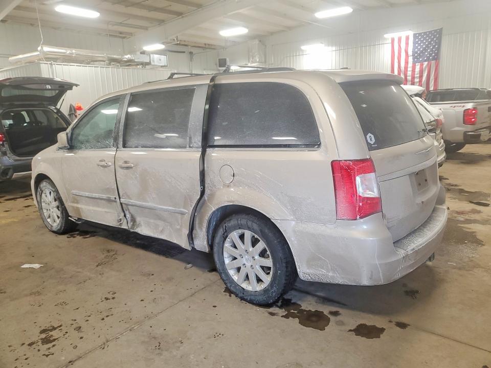 46057636 :رقم المزاد ، 2C4RC1BG7FR551586 vin ، 2015 Chrysler Town & Country مزاد بيع