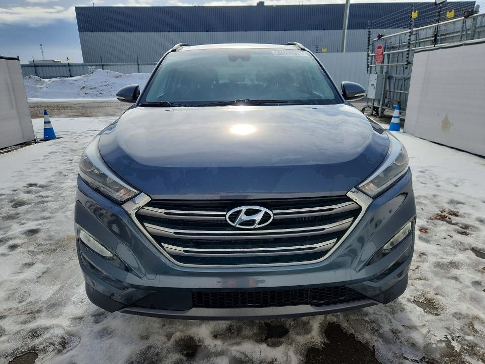 41635776 :رقم المزاد ، KM8J3CA25GU040702 vin ، 2016 Hyundai Tucson مزاد بيع