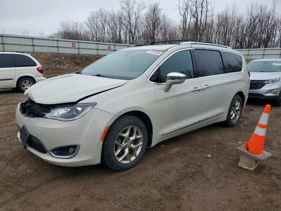 41876286 :رقم المزاد ، 2C4RC1GG2HR665815 vin ، 2017 Chrysler Pacifica مزاد بيع
